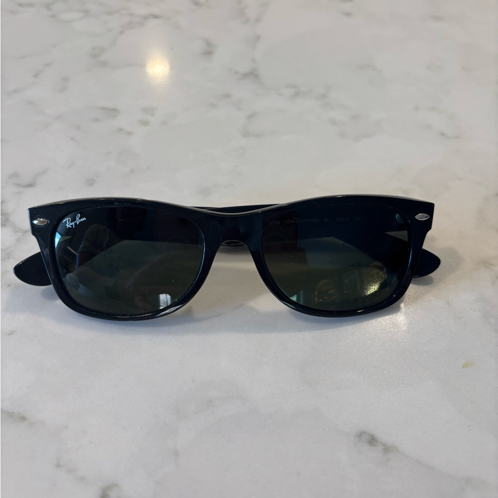 Ray-Ban Black Classic Sunglasses